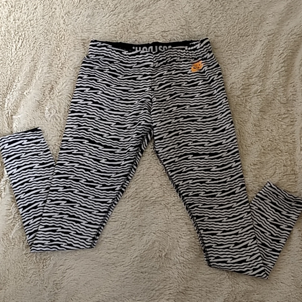 NWOT Nike Funky Leggings